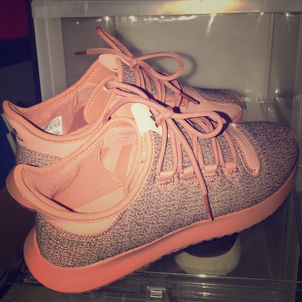 Adidas tubular shadow size us 8. **BRAND NEW